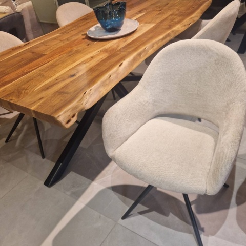 (R, od ręki) Fotel obrotowy z podłokietnikami FINN w tkaninie Livigno, kremowy z grafitową podstawą